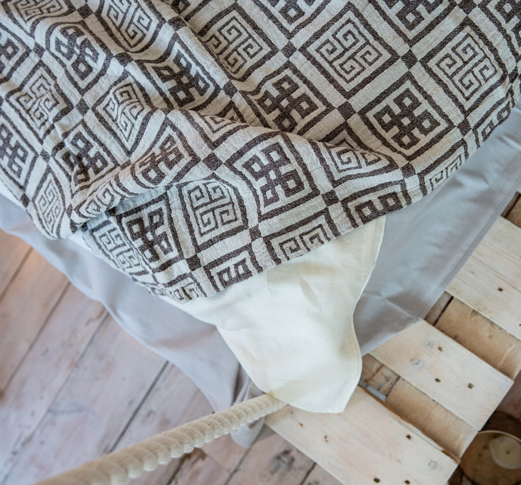 PLED/NARZUTA/KOC grecki 120x160 cm, len 77% / bawełna 23% Materiał wykonania len
