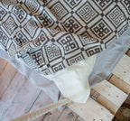 PLED/NARZUTA/KOC grecki 120x160 cm, len 77% / bawełna 23% Materiał wykonania len