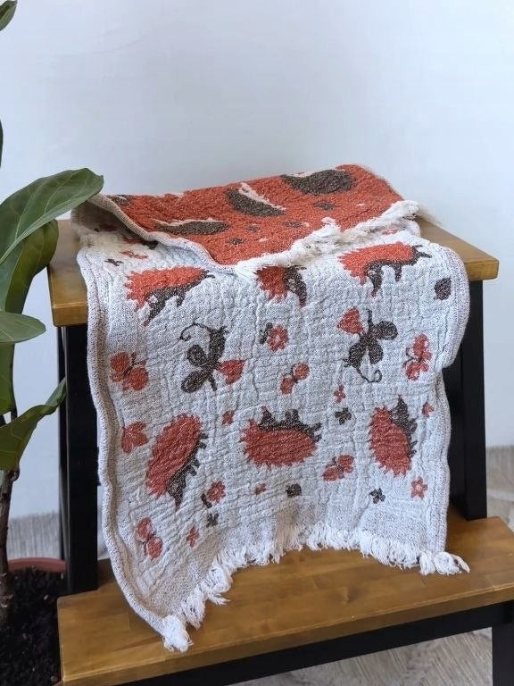 RĘCZNIK lniany 30×67 cm dziecięcy z uroczym jeżykiem Kod producenta 20C192